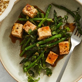 Black Pepper Stir-Fried Tofu and Asparagus