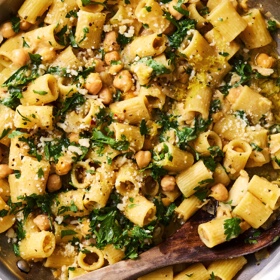 Lemony Pasta with Chickpeas and Parsley