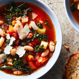Quick Tomato, White Bean and Kale Soup