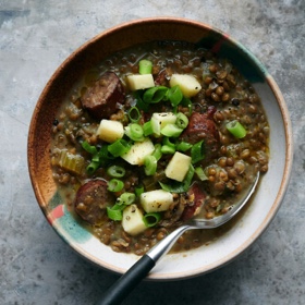 Slow Cooker Lentil Soup with Sausage and Apples