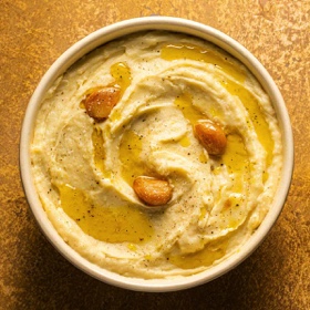 Creamy Garlic Confit Mashed Potatoes