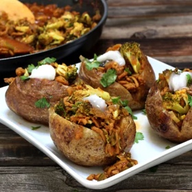 Chicken Broccoli Vindaloo Chili with tandoori cauliflower