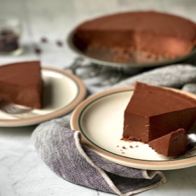 Moo-Less Chocolate Pie