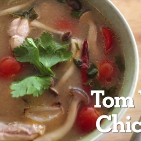 Tom Yum Gai ต้มยำไก่ (Lemongrass Chicken Soup)