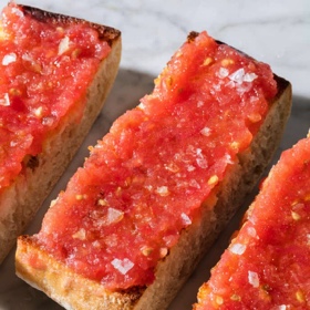Pa Amb Tomàquet (Catalan Tomato Bread)
