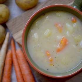 Polish Potato Soup {Kartoflanka}