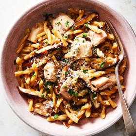 Creamy One-Pot Pasta with Chicken and Mushrooms