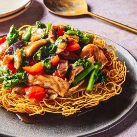 Mì Xào Giòn (Vietnamese Pan-Fried Noodles)