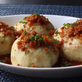 Kartoffelklöße (German Potato Dumplings)