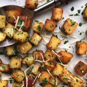 Pommes Persillade (Potatoes with Parsley and Garlic)
